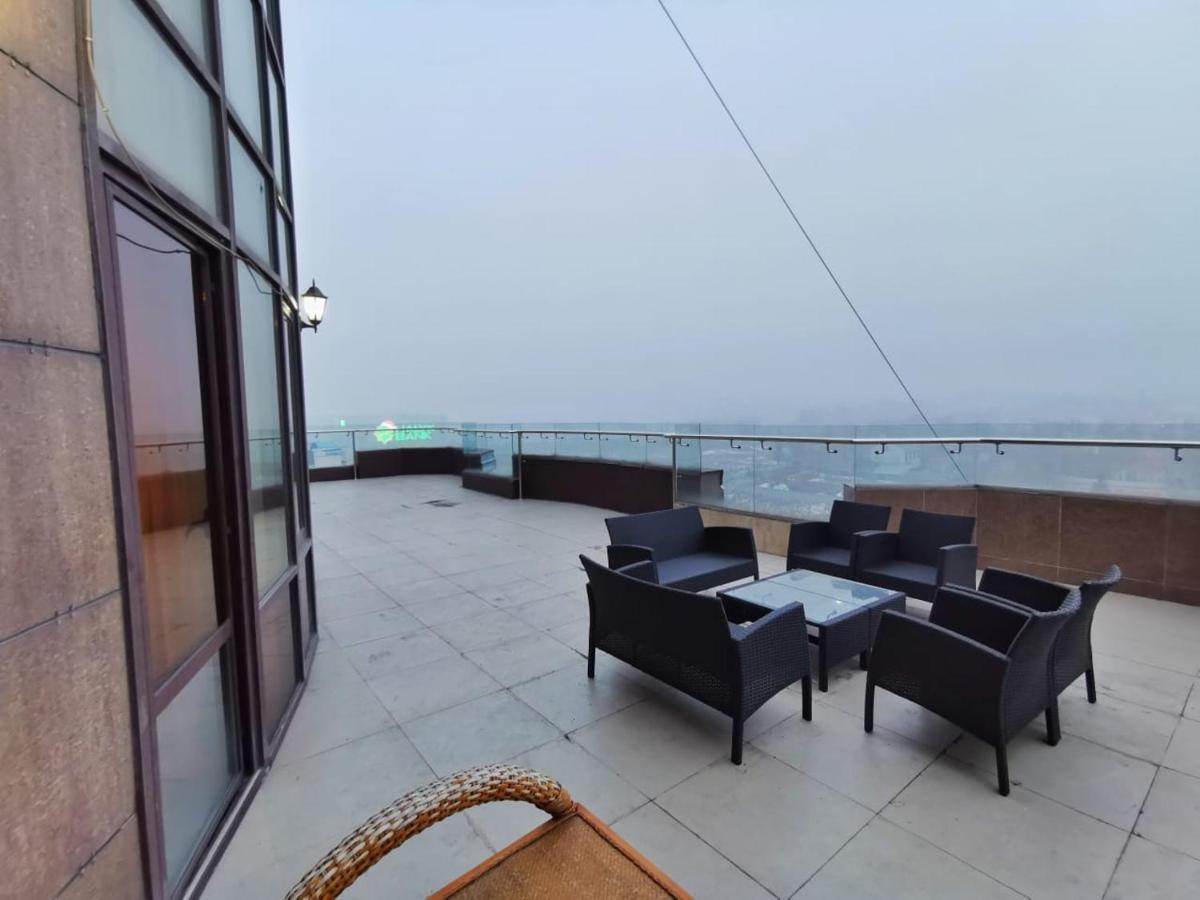 Penthouse With 3-Bedrooms Almatî Exterior foto